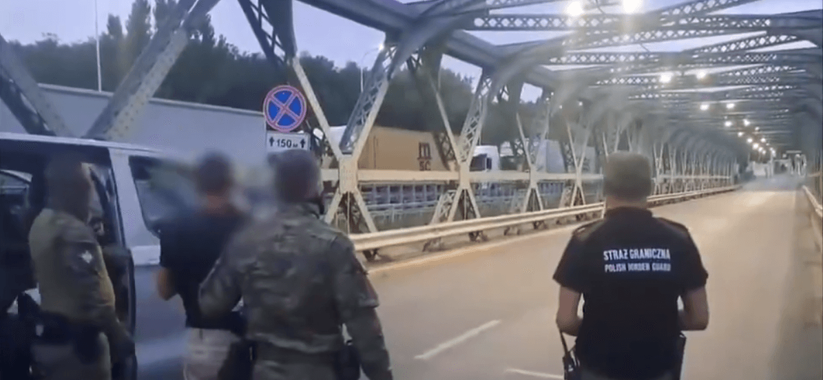 Польща депортувала українця, який погрожував підпалами