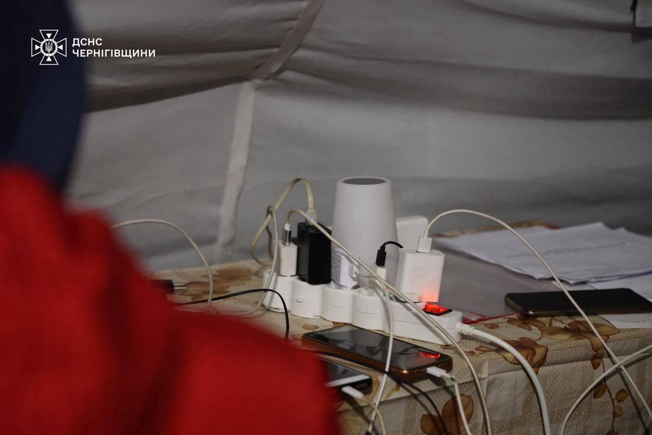 Постійні ворожі атаки не дають відновити електропостачання на Чернігівщині