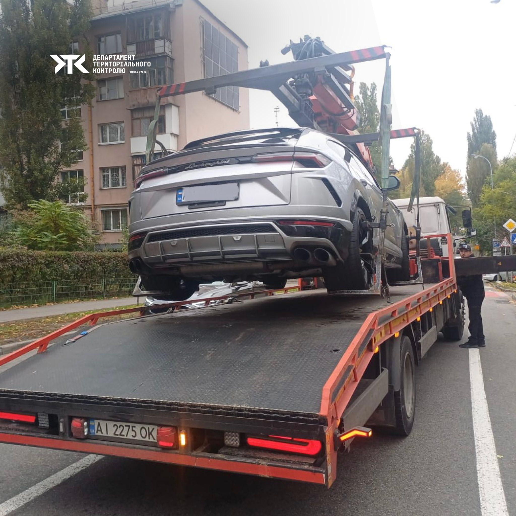 Як паркуватись у місті, щоб вашу автівку точно евакуювали – майстерклас від водія кросовера