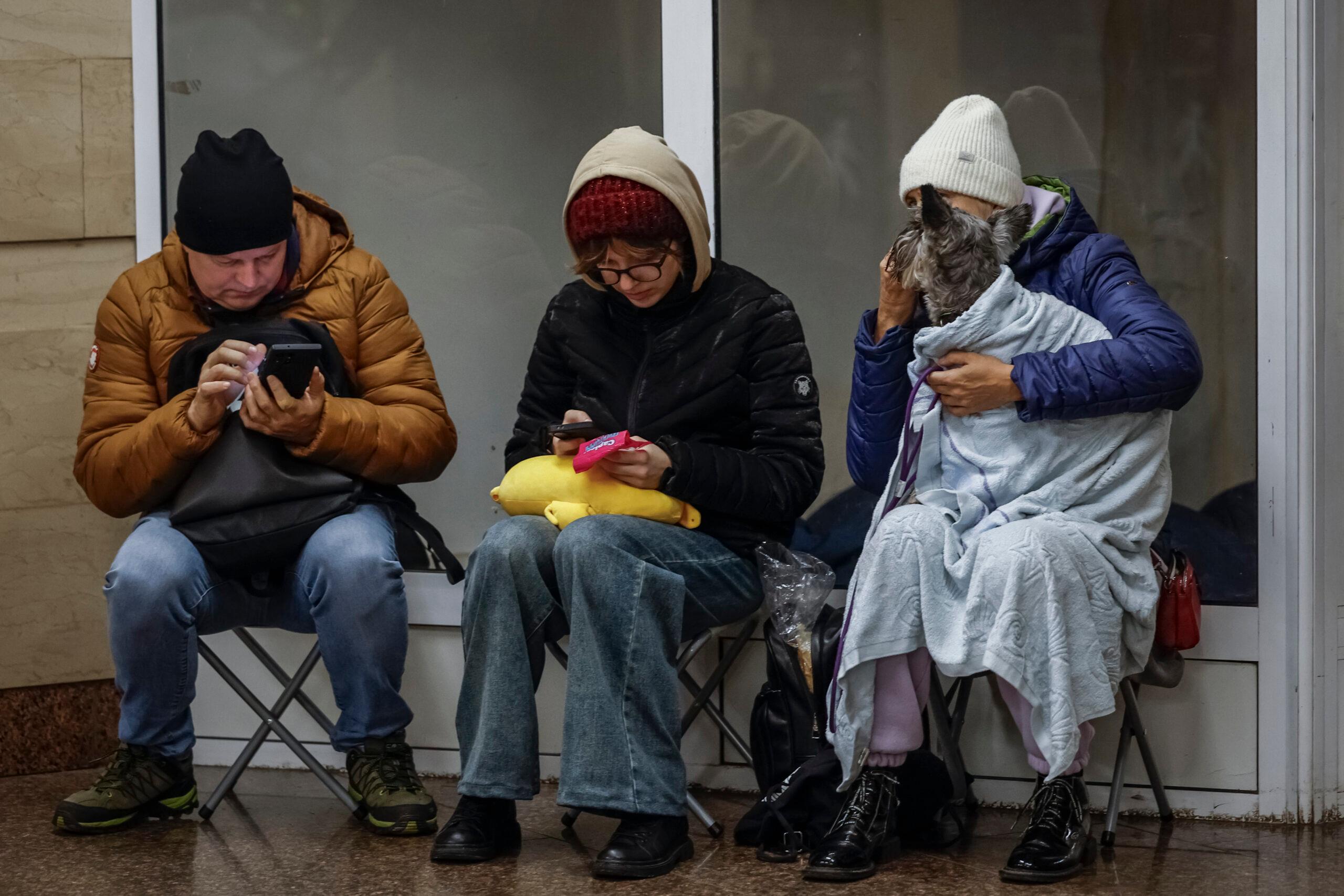 Повітряна тривога у Києві тривала майже 7 годин: скільки містян укривались в метро