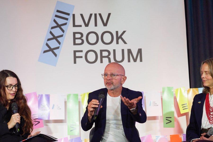 Автор мотиваційної книги “Іди туди, де страшно”, яка наробила галасу влітку, приїхав в Україну