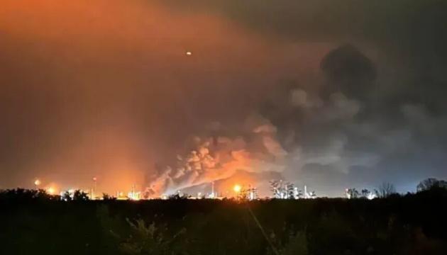 Пожежа на головному НПЗ Угорщини: MOL розглядає використання стратегічних резервів