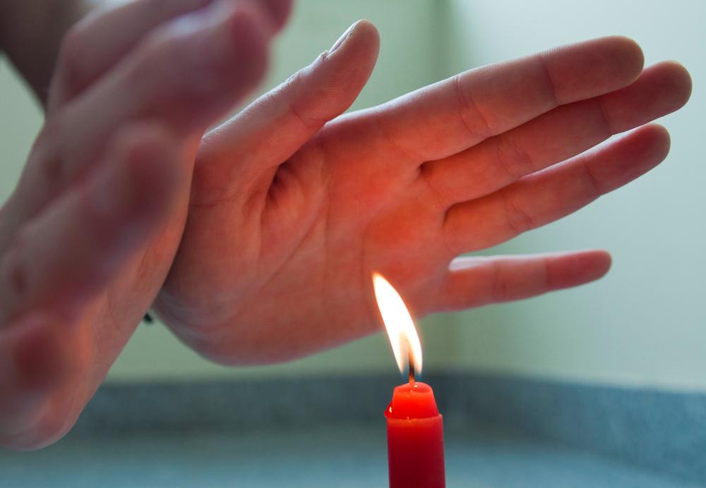 У Києві та області введені екстрені відключення світла: графіки не діють