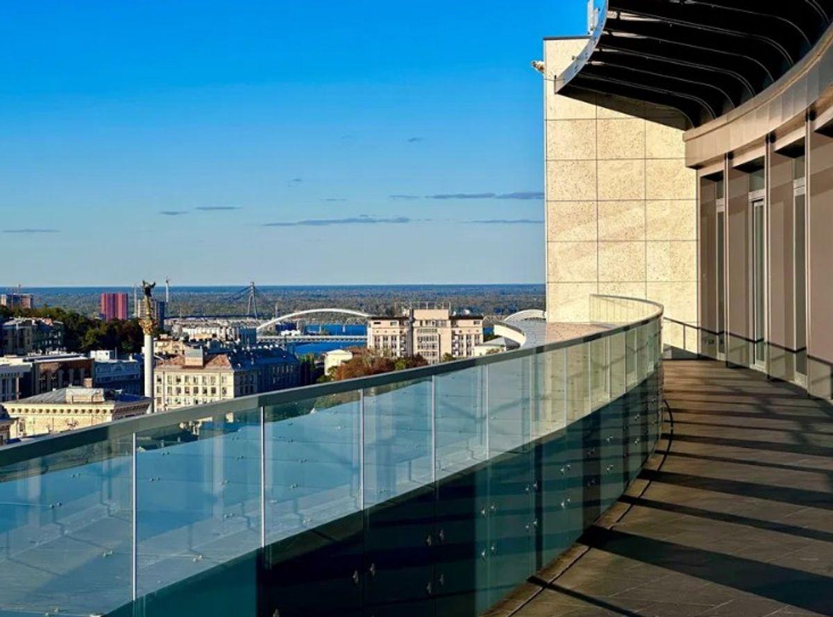 Найдорожча квартира  в Києві коштує 9 млн доларів без ремонту, але зі скляним куполом і рекордом