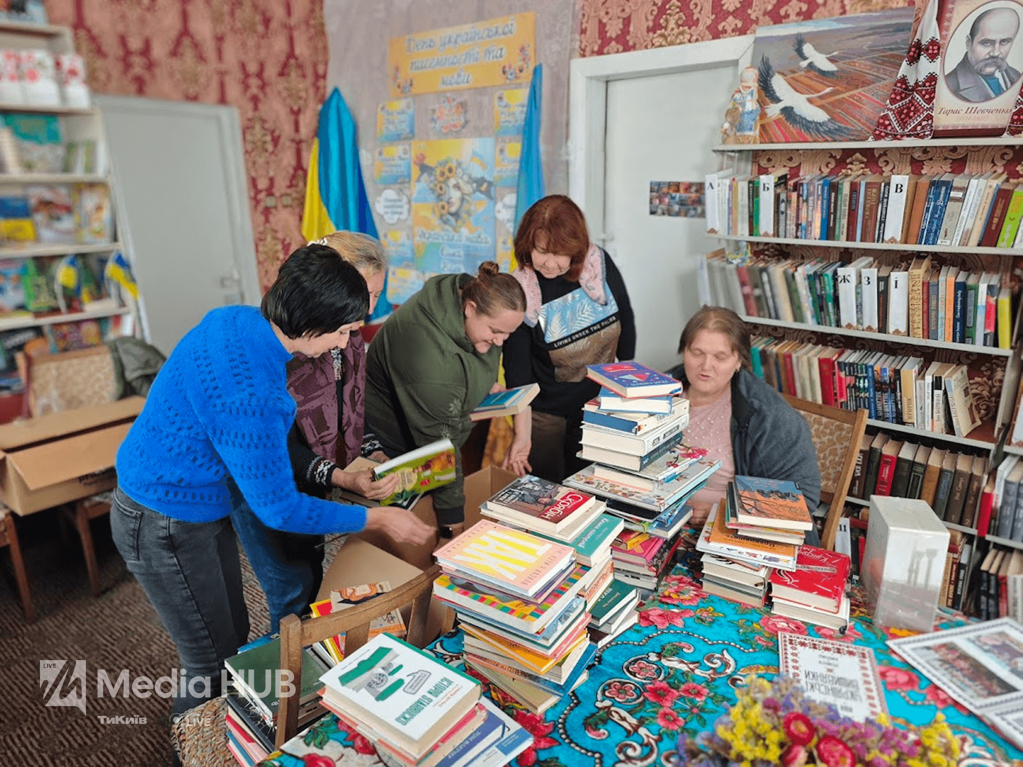 70 років сільській бібліотеці – не вирок: 740 книжок їдуть до читачів