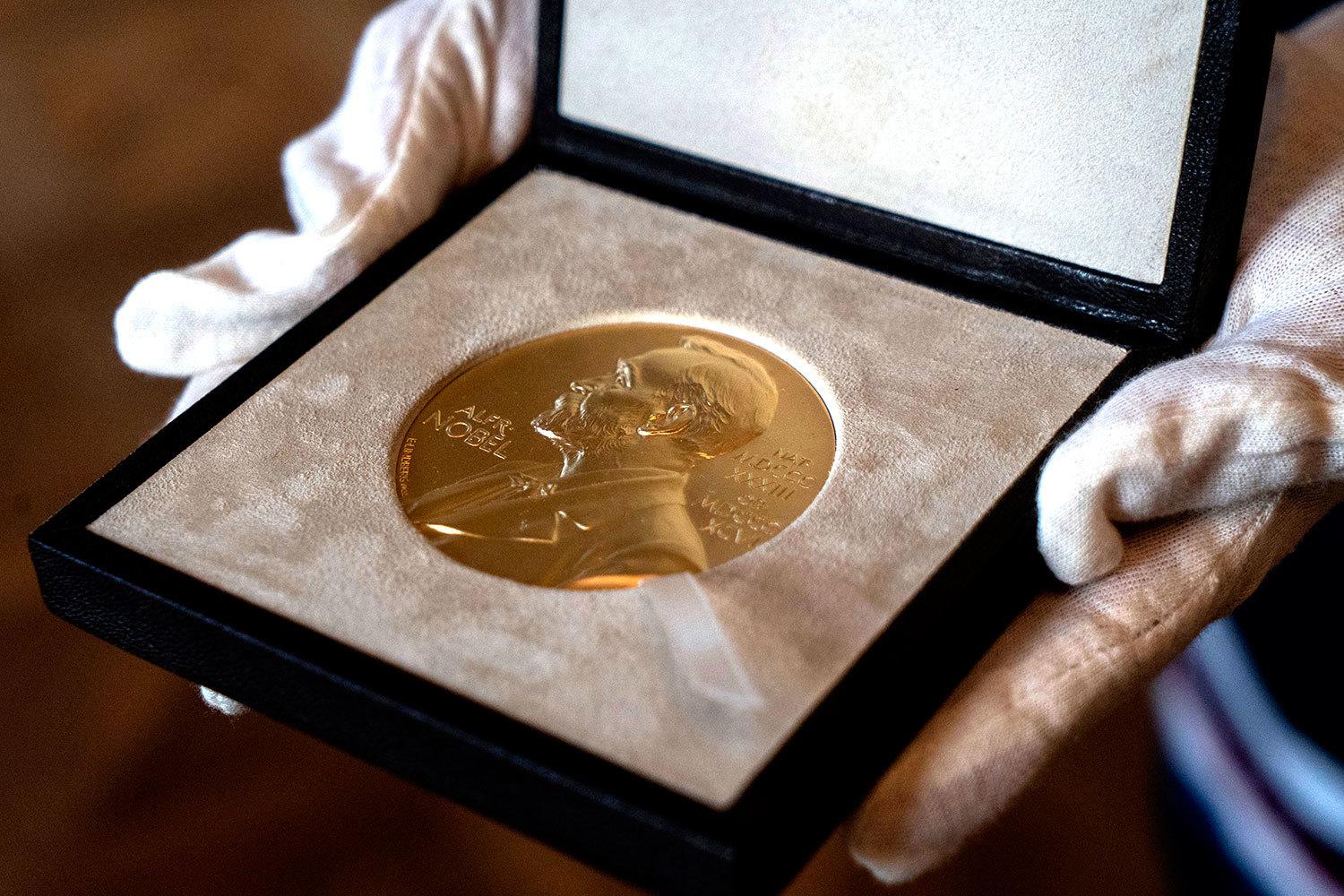 У Стокгольмі оголосили лауреатів Нобелівської премії з фізики