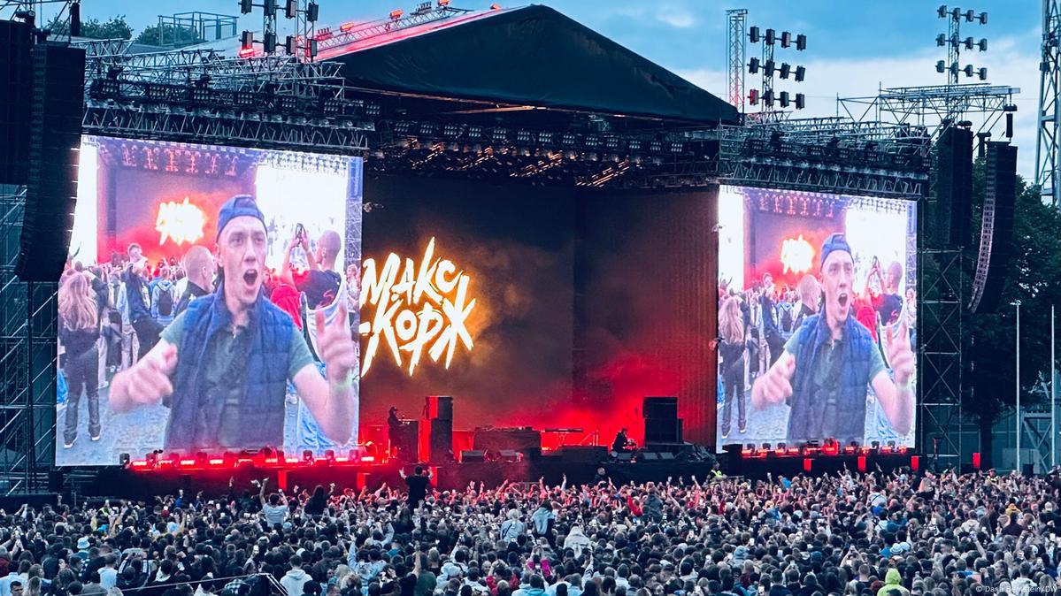 Прокуратура Польщі відмовилась відкривати справу через прапори ОУН і УПА на концерті Макса Коржа