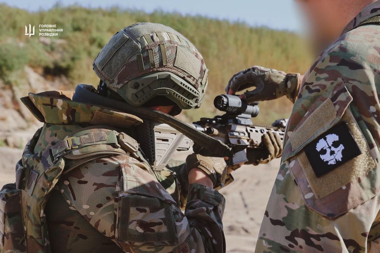 Вогнева підготовка, бронетехніка та вибухи – спецпідрозділ “Шаманбат” провів день рекрута