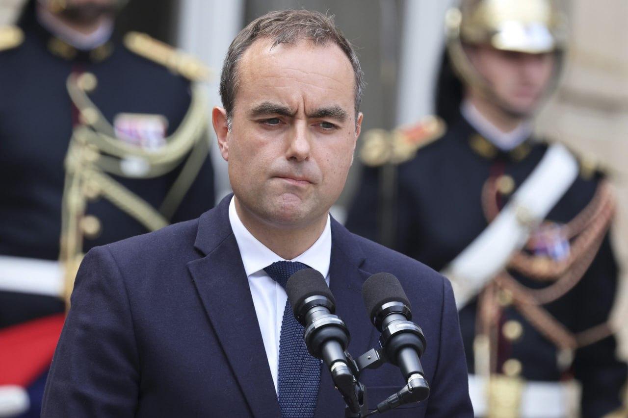 Уряд Франції розпався вчетверте за рік: прем’єр-міністр Лекорню подав у відставку менш ніж за добу після призначення