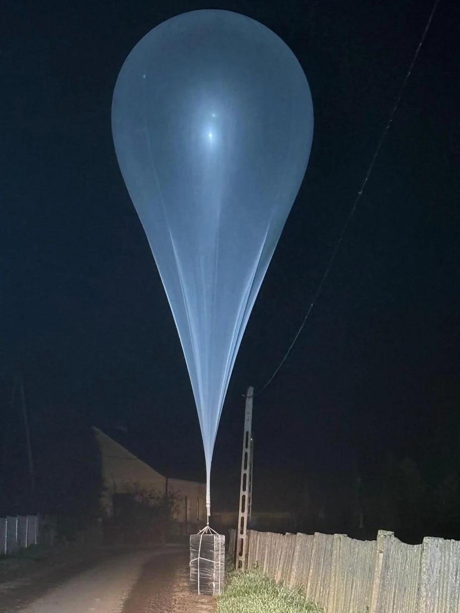 Контрабанда з Білорусі: У Польщі знайшли три метеокулі з цигарками