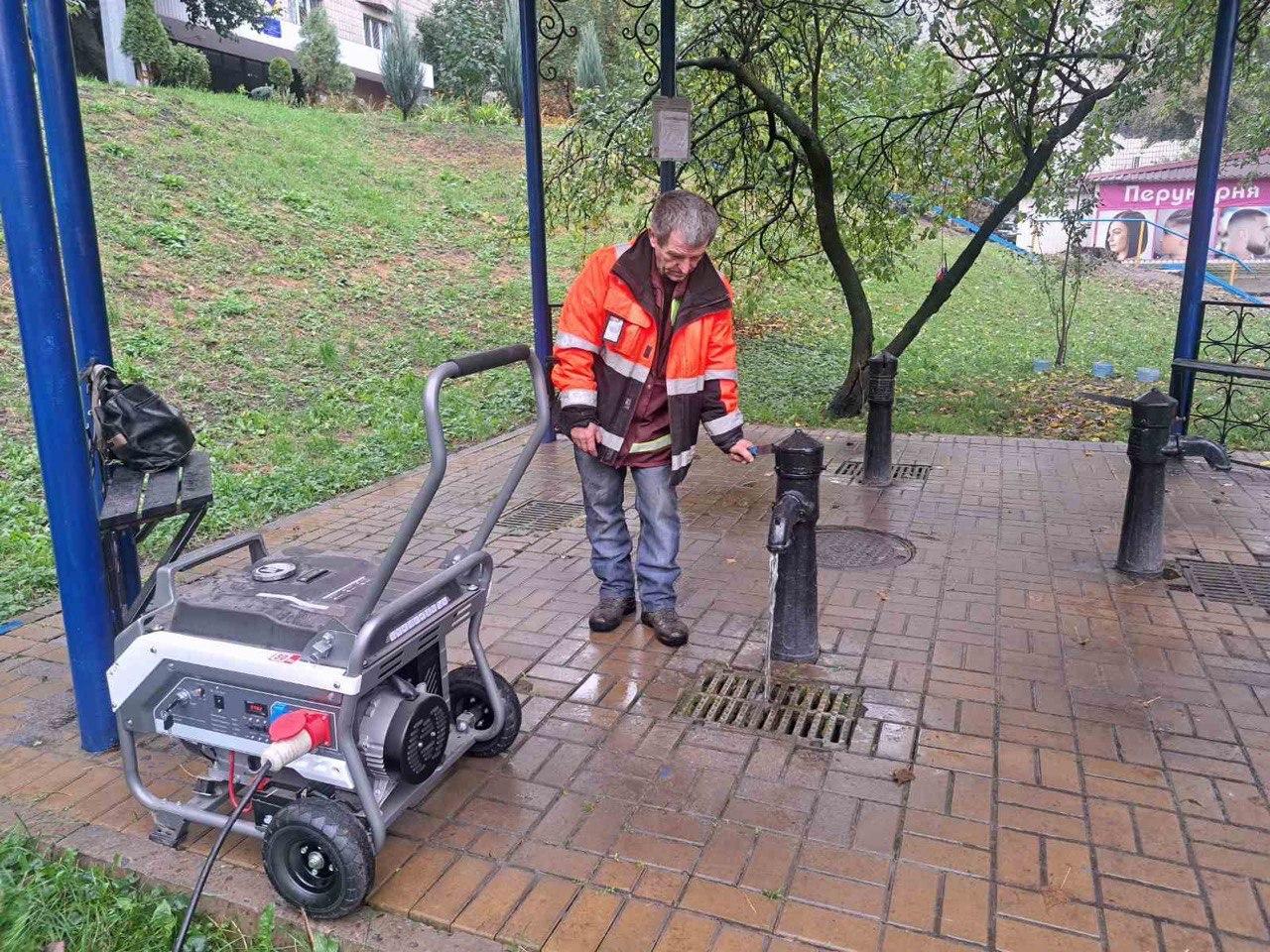 80 київських бюветів підключили до генераторів на випадок відключень світла