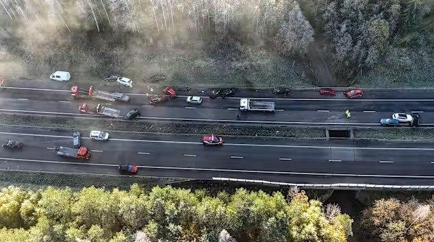 Масштабна «ланцюгова» ДТП у Фінляндії: 40 авто постраждали через туман та ожеледь