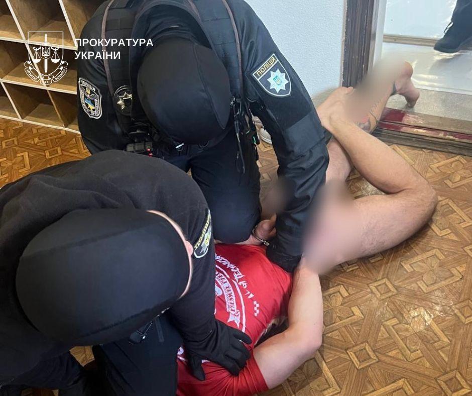 Дитячого тренера з джиу-джитсу в Києві підозрюють у сексуальному насильстві над 11-річною дівчинкою