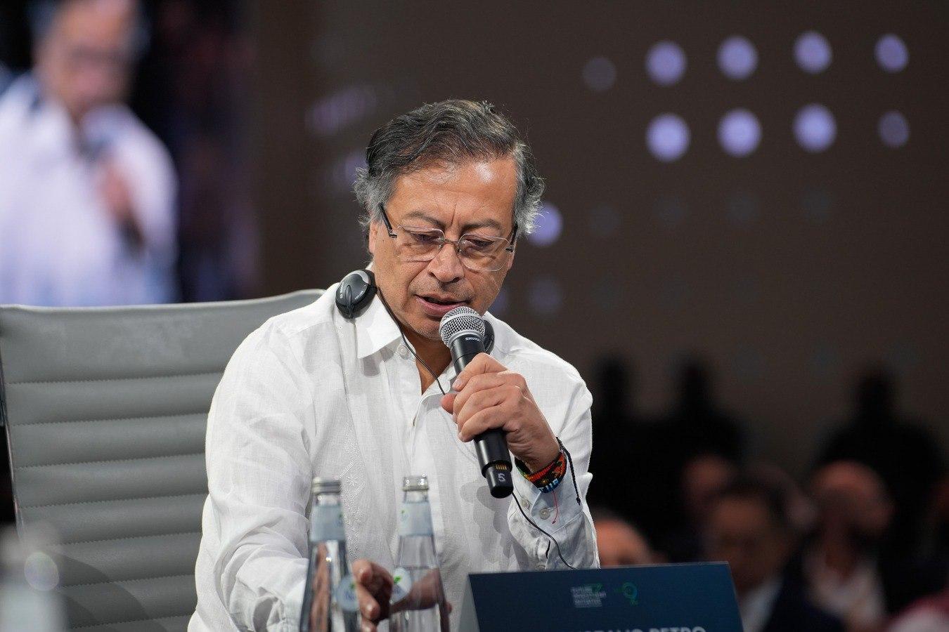 Літак президента Колумбії відмовились заправляти в Іспанії через побоювання санкцій США