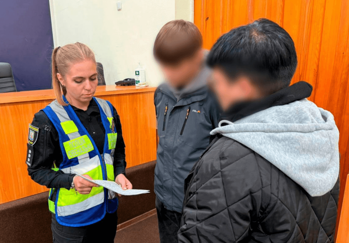 У Деснянському районі троє підлітків побили школяра: їх затримала поліція