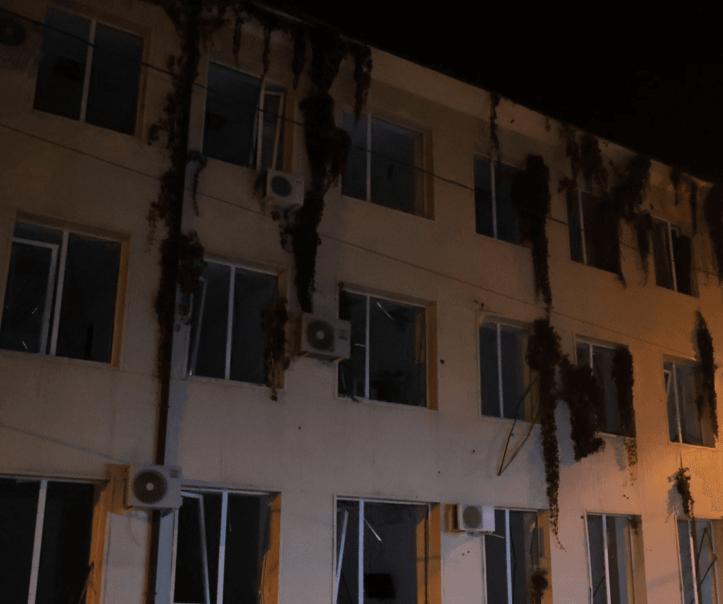 Ворог вдарив по Харкову КАБами: пошкоджена лікарня, є постраждалі