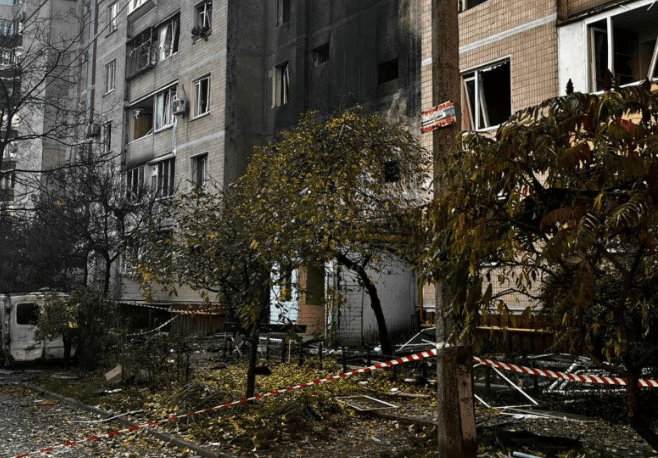 У будинку в Деснянському районі внаслідок обстрілу мешканці залишились без газу