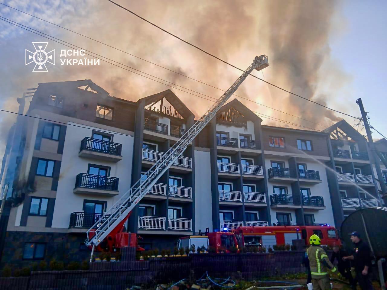 У Буковелі палає елітний готель – що відомо