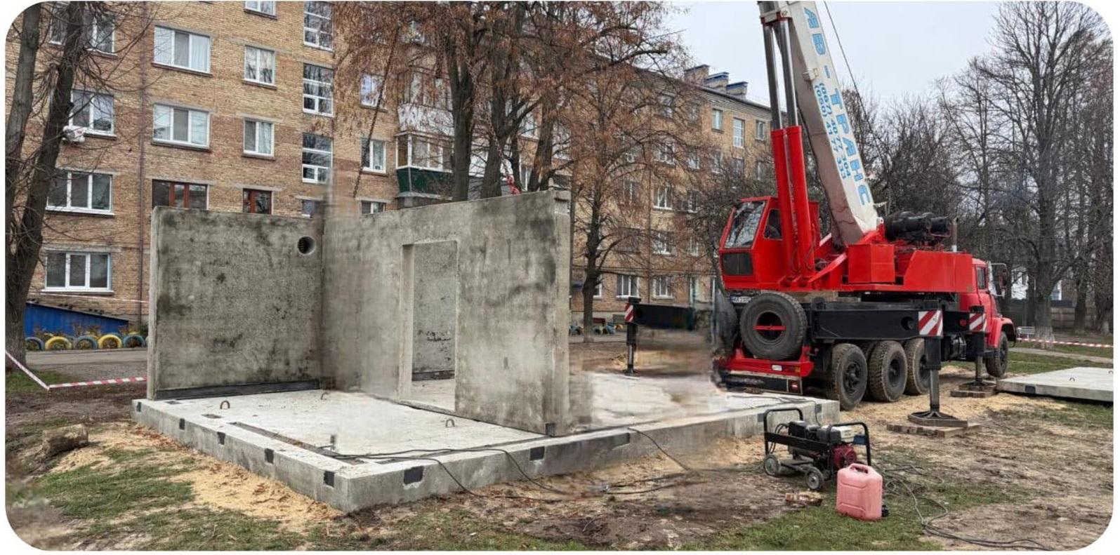 У Борисполі встановлюють перші модульні укриття