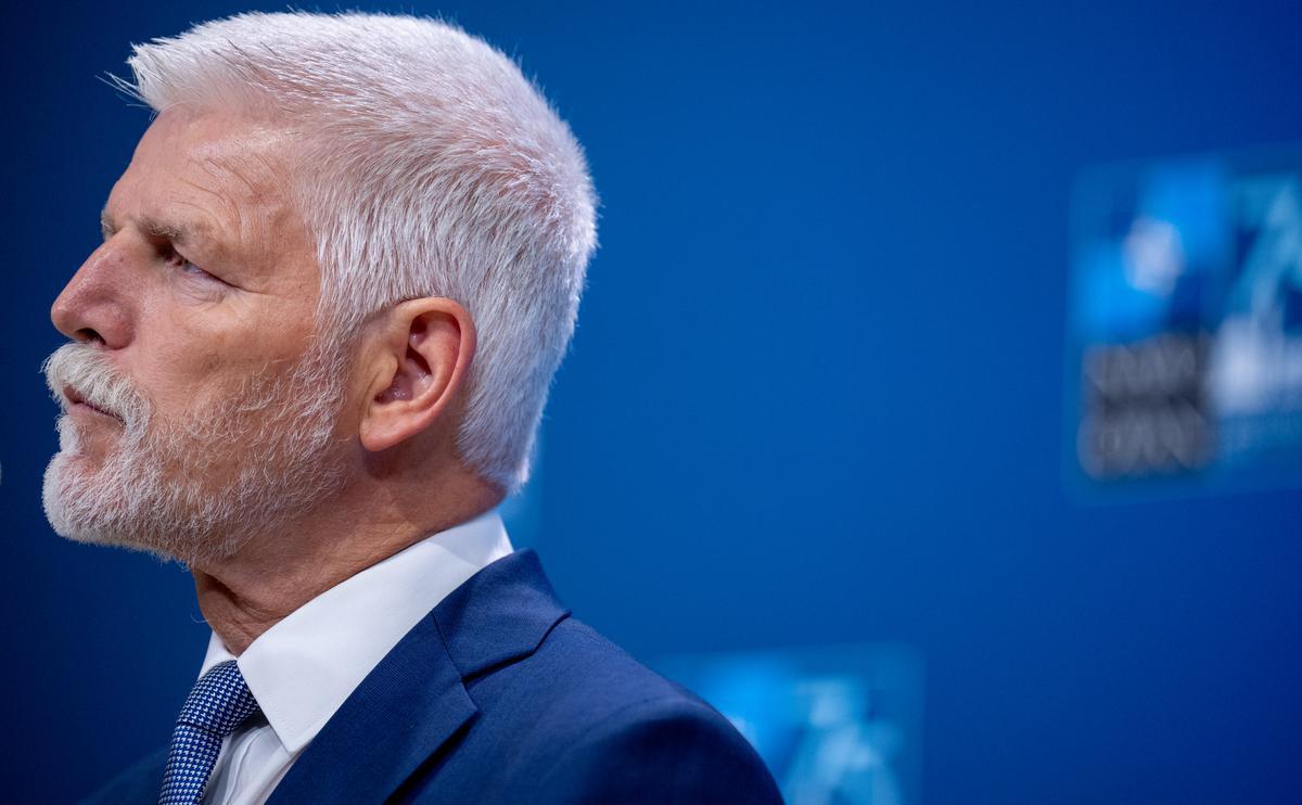 Президент Чехії закликав НАТО жорстко реагувати на провокації рф у повітрі