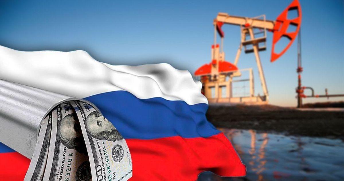 Морські постачання російської нафти впали до двомісячного мінімуму – Bloomberg