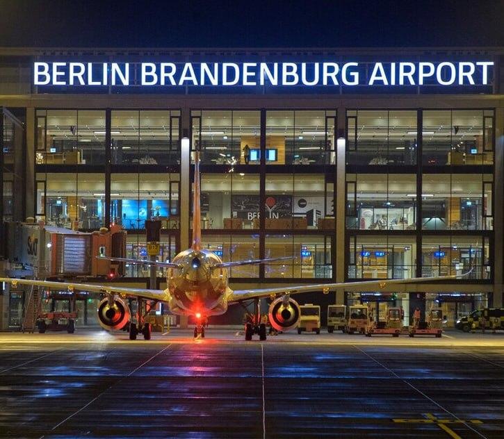 Аеропорт Берліна тимчасово зупиняв роботу через появу безпілотника — Die Welt