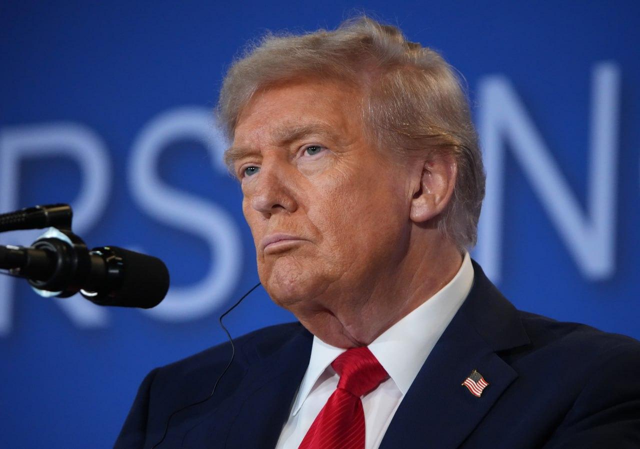 BBC вибачилася перед Дональдом Трампом за монтаж його промови, але відмовилася виплачувати компенсацію