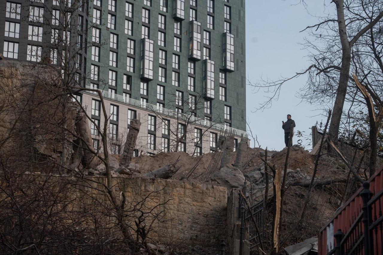 Азербайджан викликав російського посла через удар ракети «Іскандер» по своєму посольству в Києві