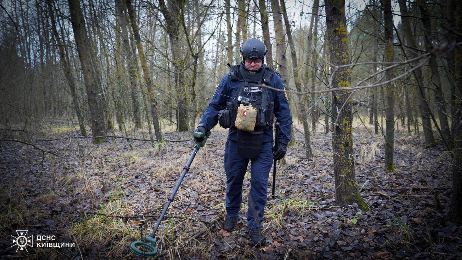Снаряди, міни, авіабомби: скільки територій розмінували на Київщині