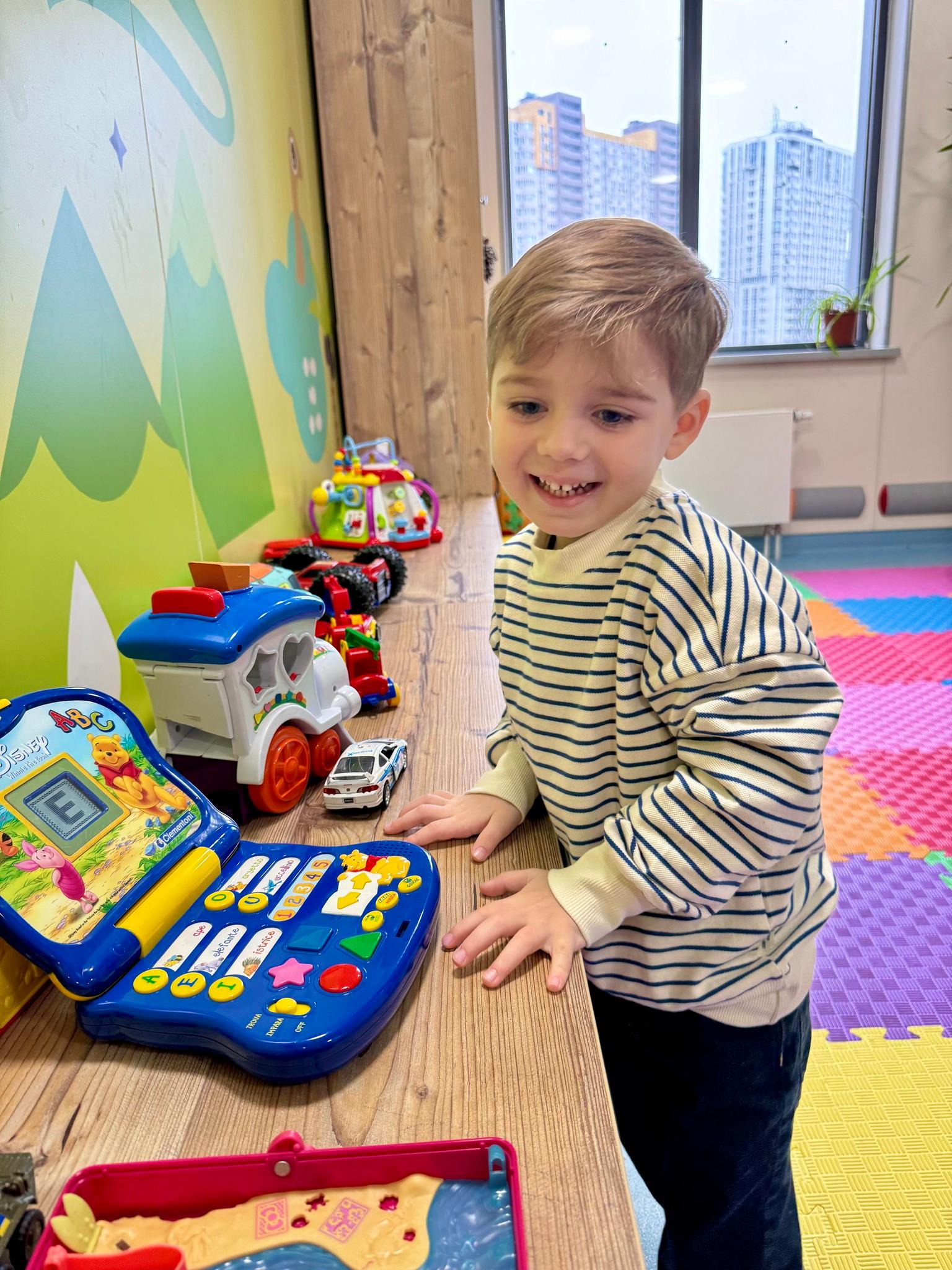 Шопінг обернувся боротьбою за життя: в «Охматдиті» врятували малюка з важкою травмою печінки