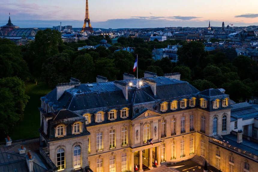 Із Єлисейського палацу викрали столове срібло та порцеляну на €40 тис