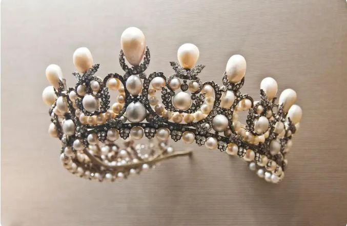 Заарештовано всіх чотирьох підозрюваних грабіжників Лувру