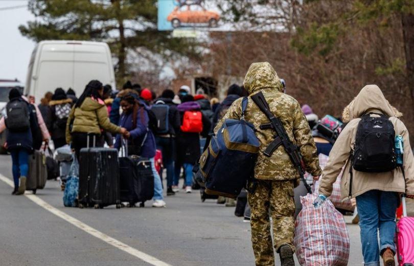 Допомоги поменшає: зміни для українців, що виїхали закордон через війну
