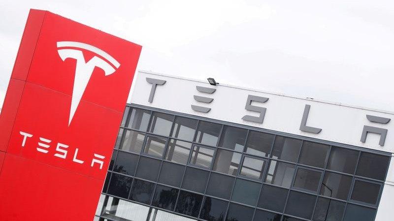 Попит на електромобілі Tesla в Європі різко впав