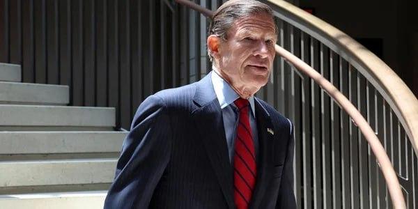 Сенатор Блюменталь заявив, що Трампу слід замінити посланців, оскільки Віткофф і Кушнер «виглядають прихильними до росії»