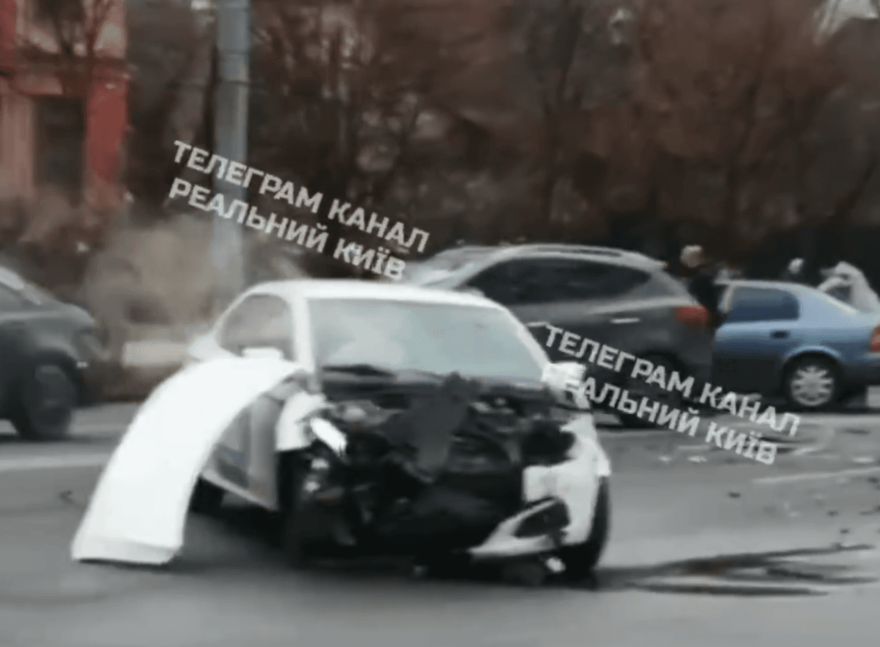 Масштабна ДТП сталася на Щербаківського: на місці – великий затор