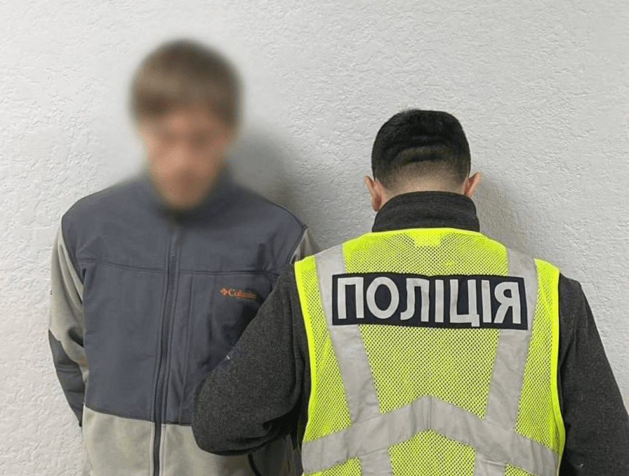 У Голосієві чоловік задушив знайомого кайданками