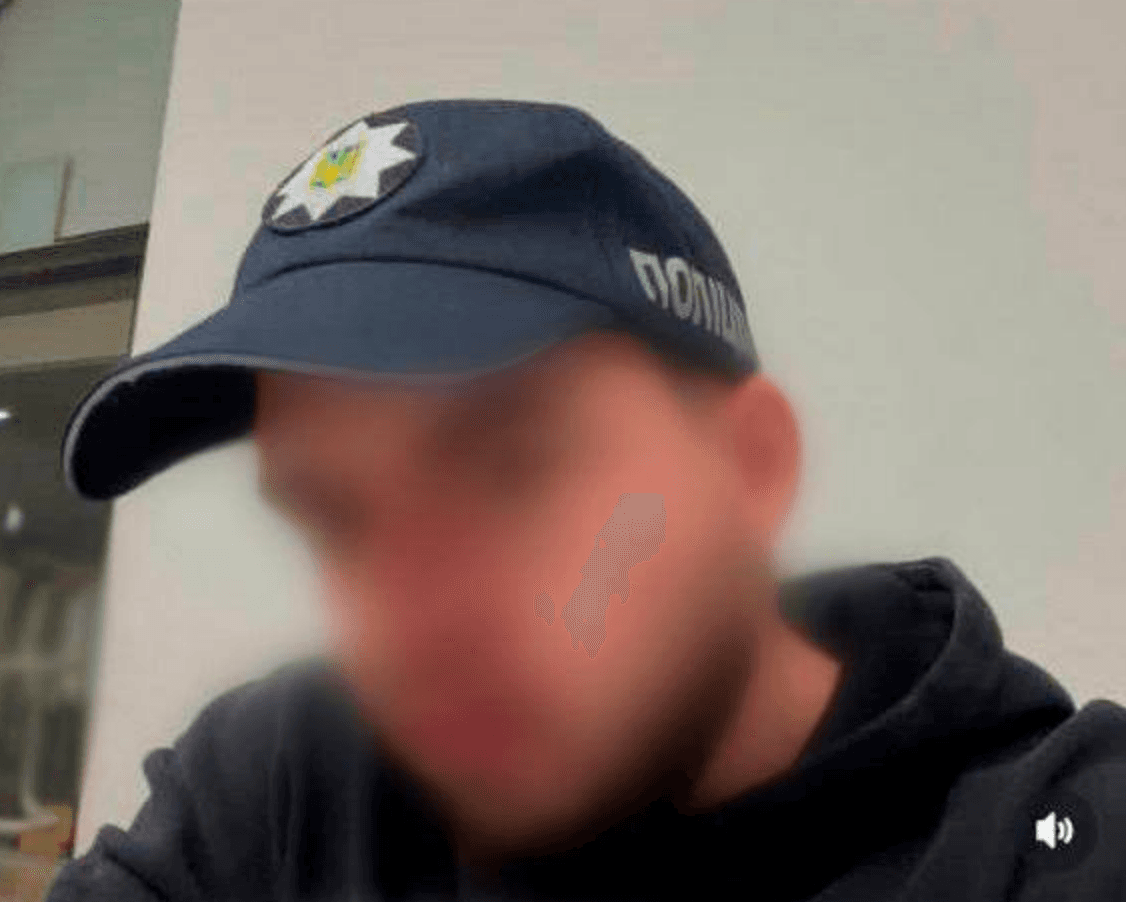 Столичий блогер може заплатити чималий штраф за відео у поліцейській формі