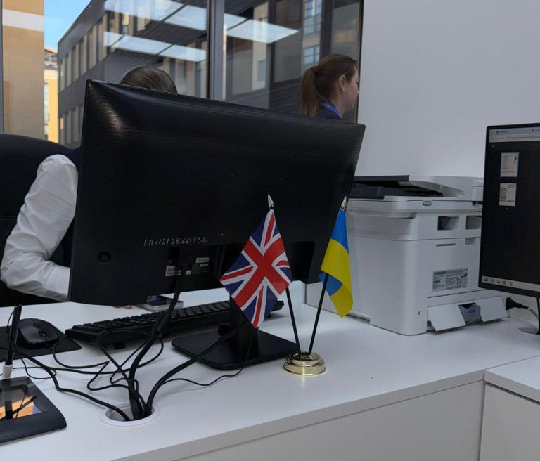 У Лондоні запрацював паспортний сервіс для українців