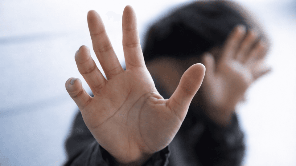 Пік припадає на зимові свята: в Україні за рік відкрили майже 2000 справ про домашнє насильство