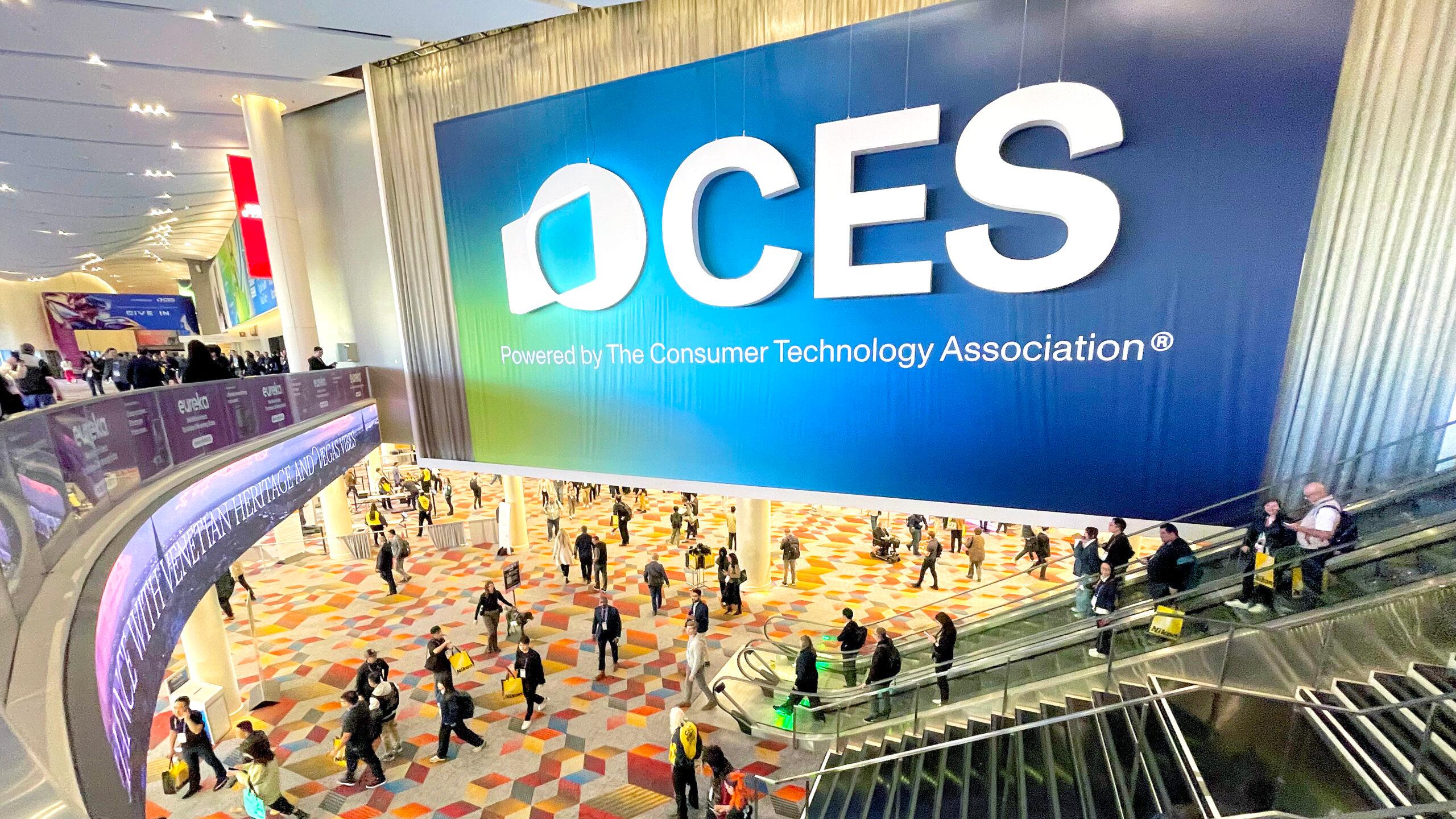 «Кібервихованець» і пилосос, що піднімається сходами, викликали фурор на CES 2026