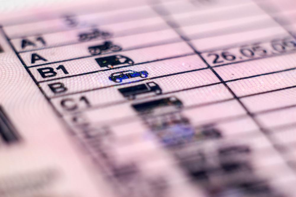 Українців попереджають про нову шахрайську схему з водійськими посвідченнями