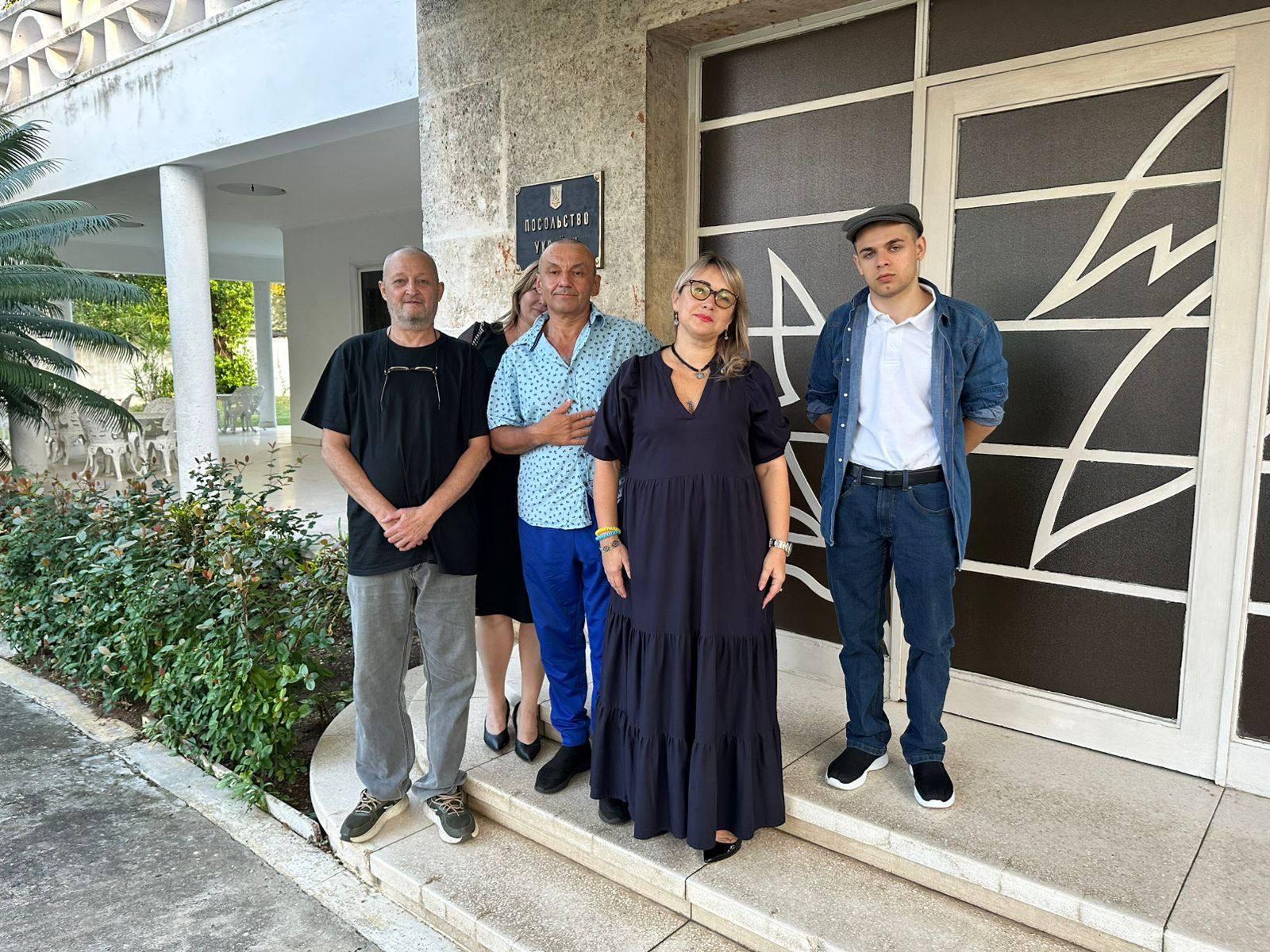 Звільнено трьох громадян України, яких незаконно утримували у Венесуелі