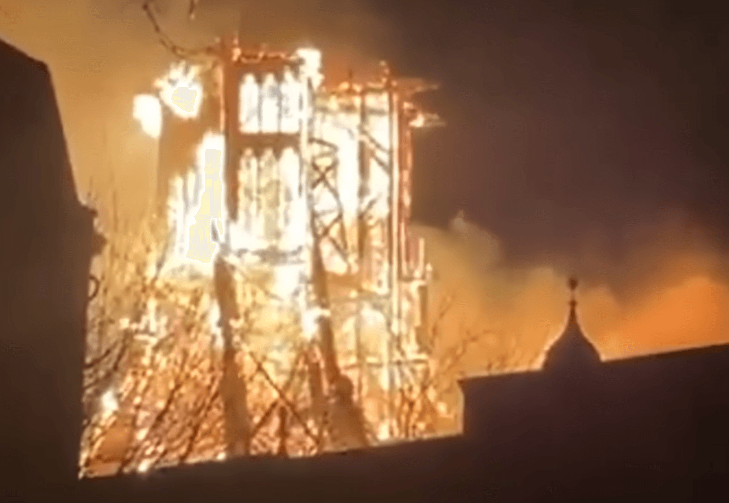 В Амстердамі під час святкування Нового року спалахнула 150-річна церква