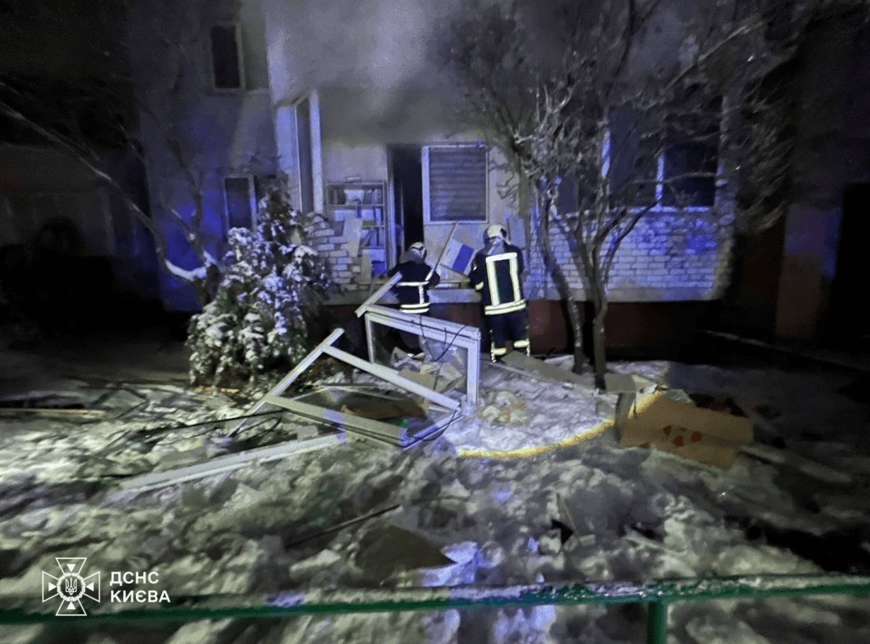У Голосіївському районі стався вибух у квартирі: постраждав чоловік