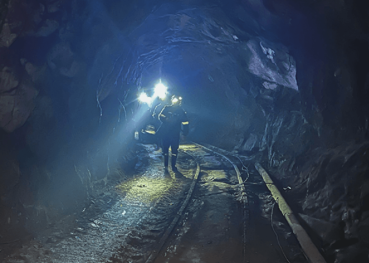 У Кривому Розі понад 90 гірників були заблоковані у шахтах через ворожий обстріл