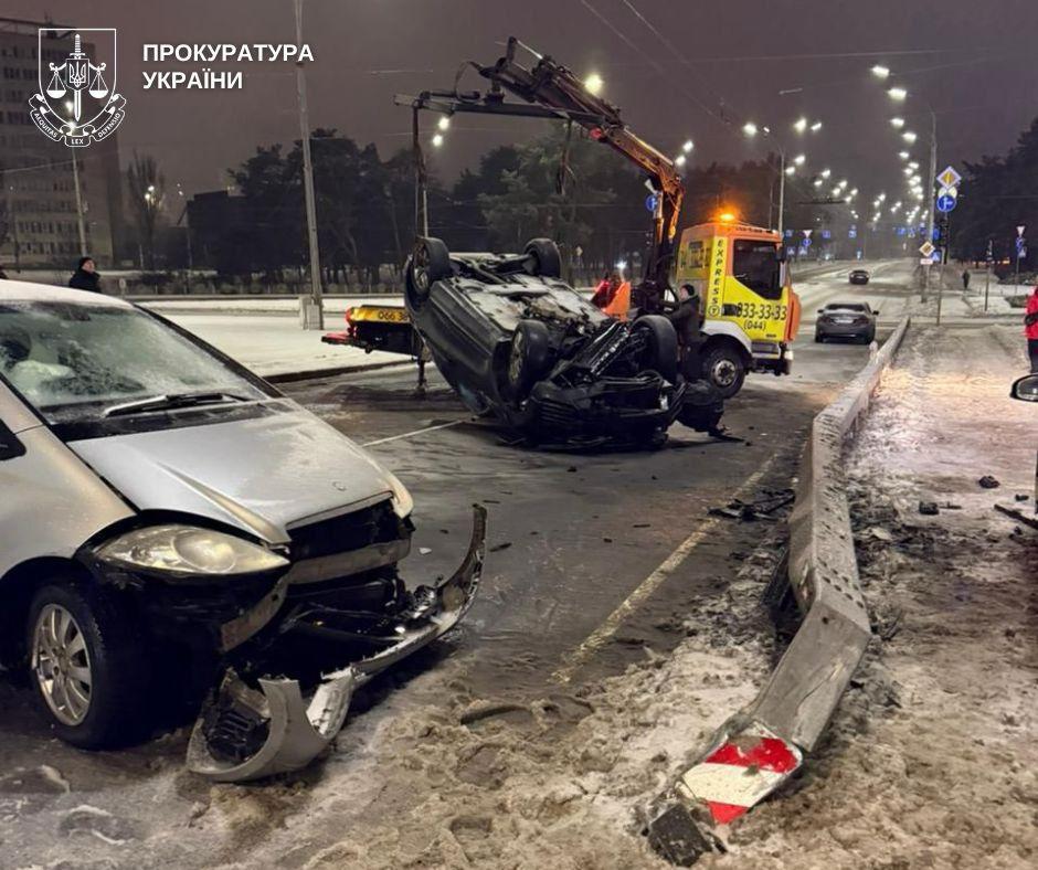 Посадовцям КП оголосили про підозри через ДТП та масові травмування киян на слизьких дорогах