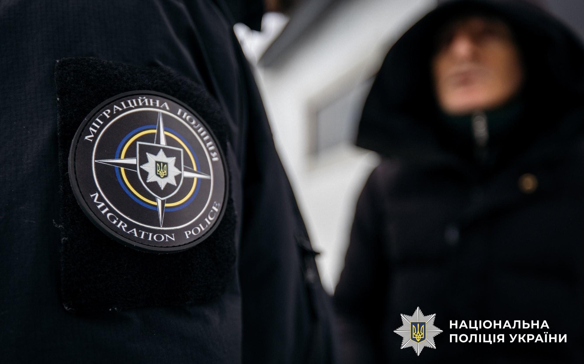 На Київщині викрили злочинну групу, яка під виглядом реабілітації утримувала 58 людей у рабстві