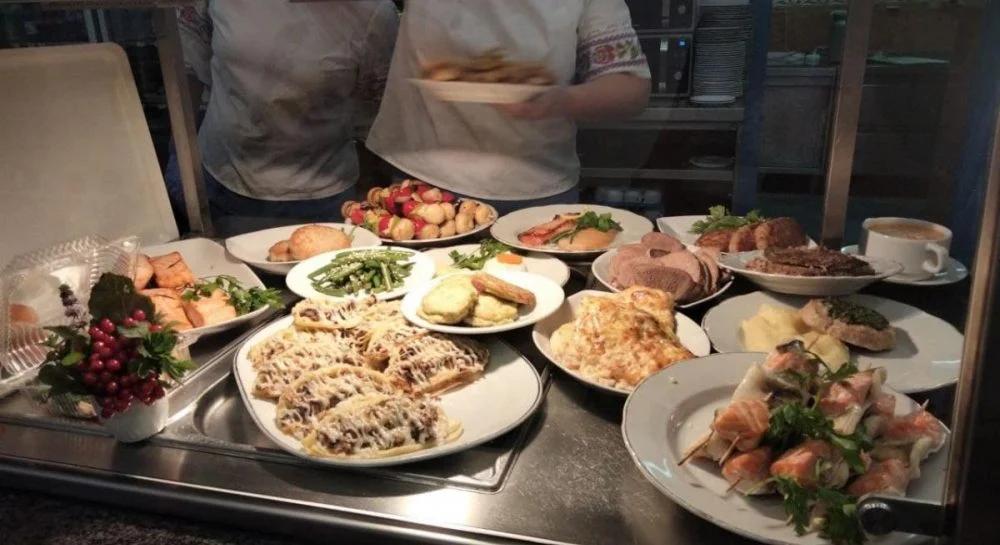 Парламентська їдальня припинила роботу через ймовірне масове отруєння депутатів