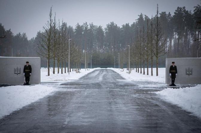 Верховний Суд визнав незаконним будівництво Національного військового меморіального кладовища
